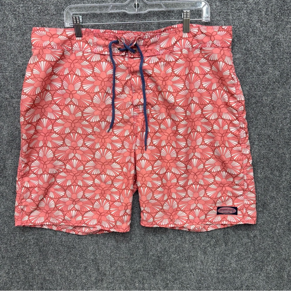Vineyard Vines Boardshorts swim trunks Pink men's size 38